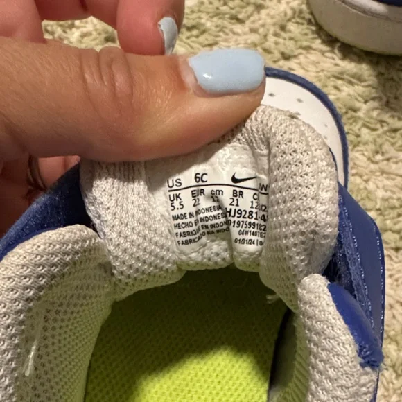 Nike Kids Sneakers in Blue and Neon Yellow - Picture 4 of 5